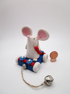 4th of July Mouse on parade wagon with firecracker