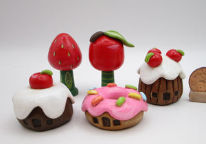 Dessert town set of 5 - three houses and two trees summer folk art misc