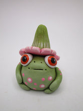 Spring folk art frog wearing pink flower hat with stem 1.75 tall