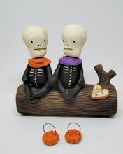 Halloween folk art Skelly Skeletons in LOVE adorable!