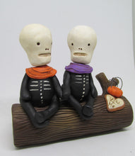 Halloween folk art Skelly Skeletons in LOVE adorable!
